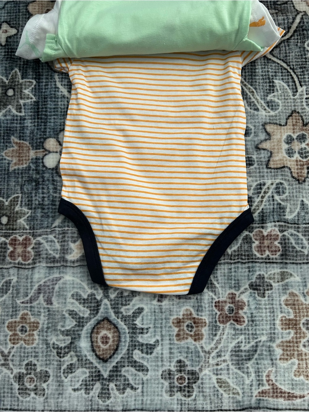 ✅ Puma Baby 4-Pack Bodysuits 3-6M NWT Orange Mint Stripe All-Over Print Logo - Picture 5 of 9